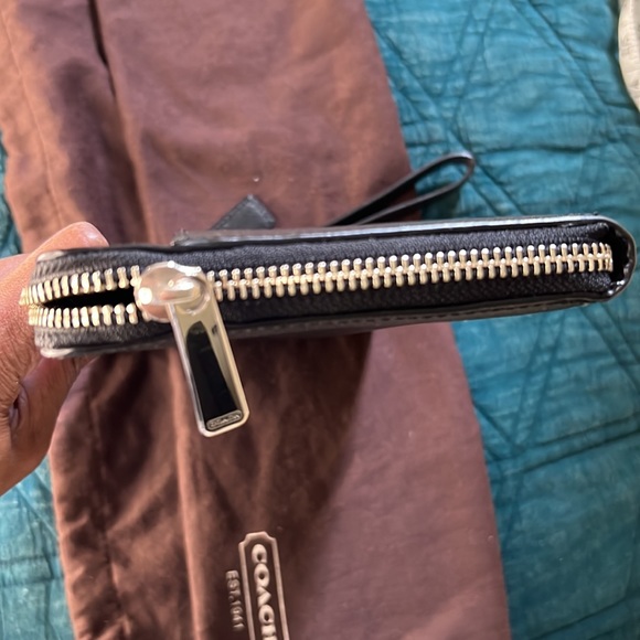 Coach zippered wallet/wristlet - Picture 12 of 13